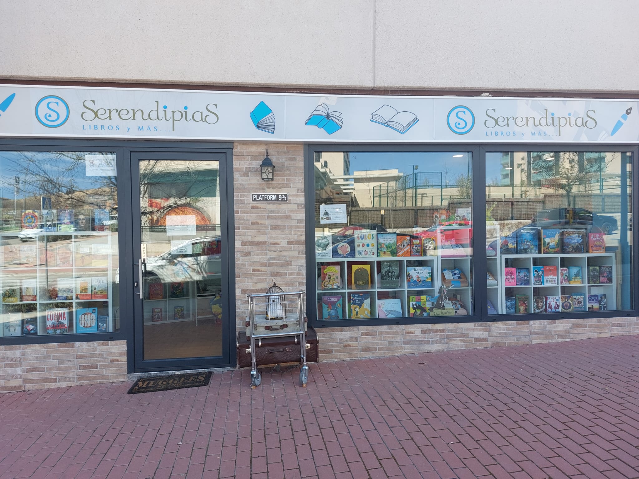 Thumbnail Serendipias Bookstore (Latvia street)